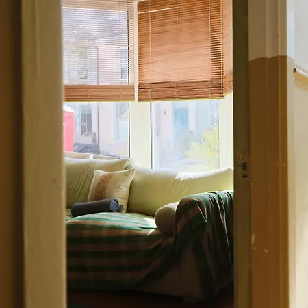 Two Bedroom House In Southville * Bristol